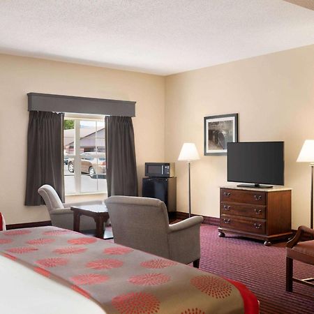Ramada By Wyndham Pigeon Forge North Hotel Eksteriør billede