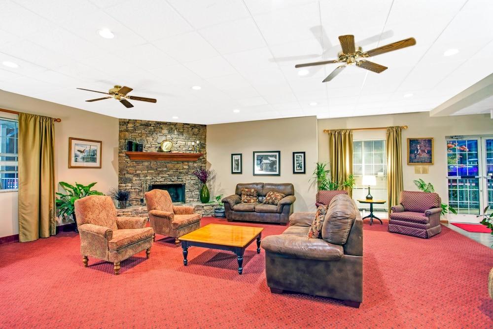 Ramada By Wyndham Pigeon Forge North Hotel Eksteriør billede