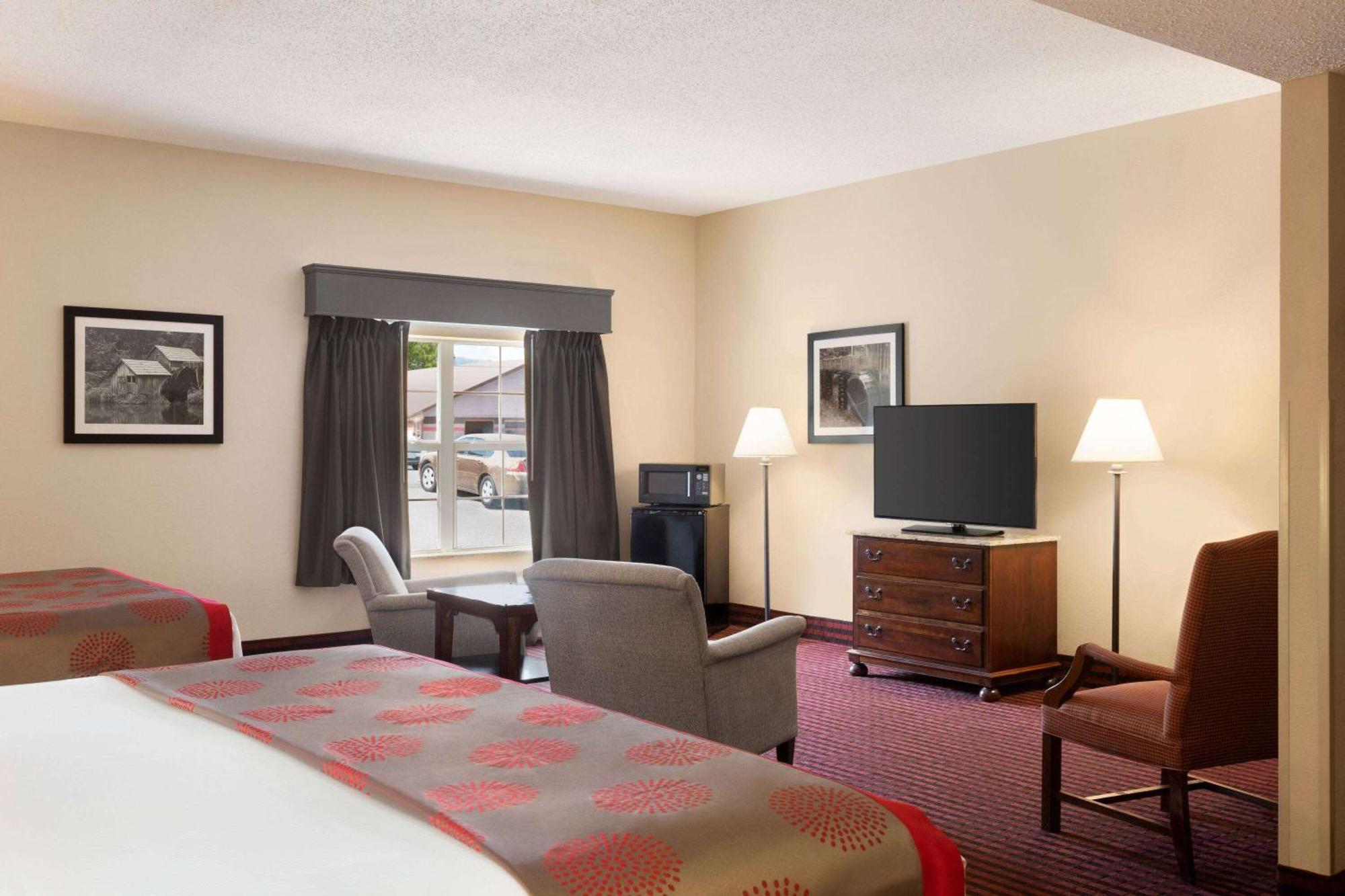 Ramada By Wyndham Pigeon Forge North Hotel Eksteriør billede